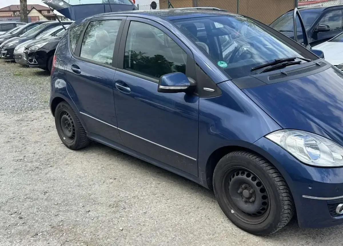 Gebraucht Mercedes A160 82 PS (60 kW) 2011 Blau Kleinwagen