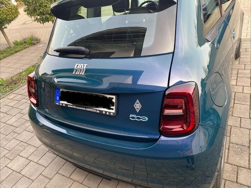 Gebraucht Fiat 500e 69 kW (95 PS) 2023 Grün Limousine