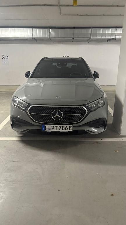 Gebraucht Mercedes E300 313 PS (230 kW) 2025 Grau Kombi