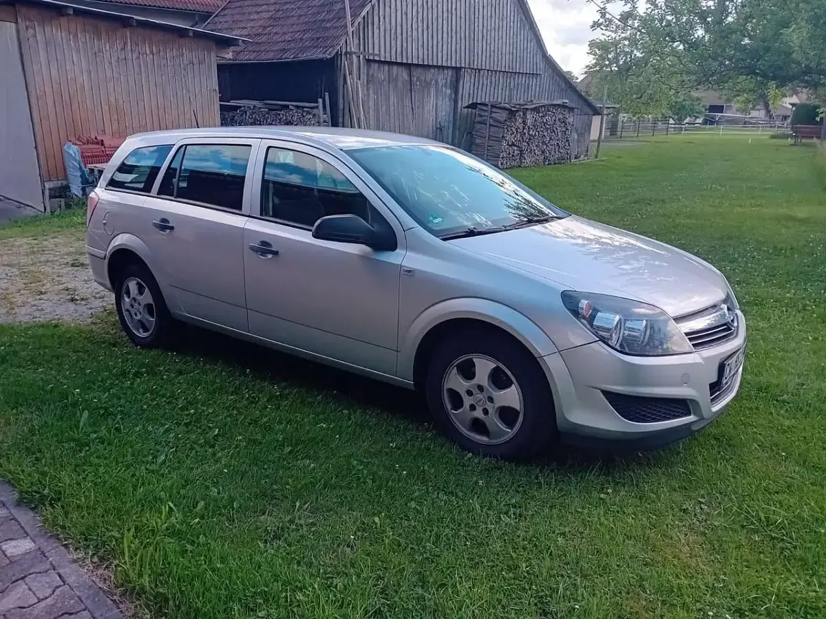 Gebraucht Opel Astra Selection 90 PS (66 kW) 2010 Kombi