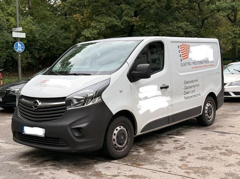 Weiß Gebraucht 2017 Opel Vivaro Van | 6.900 € - Bild 1/4