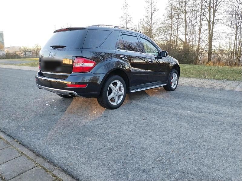 Gebraucht Mercedes ML320 224 PS (164 kW) 2009 Schwarz SUV