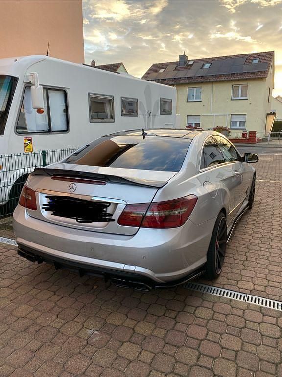 Gebraucht 2009 Mercedes E350 AMG Coupé | 12.000 € (Etwas zu teuer) - Bild 1/4