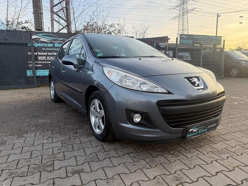 Gebraucht Peugeot 207 Tendance 95 PS (69 kW) 2011 Grau Limousine