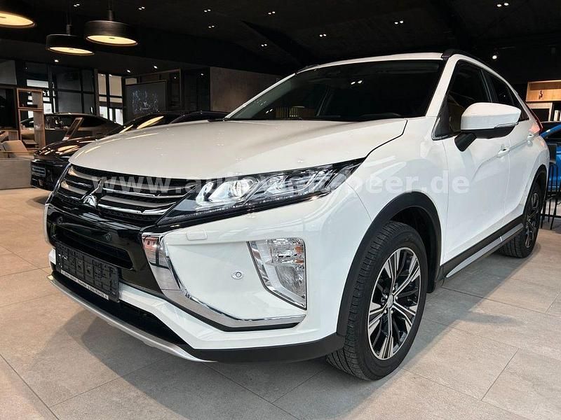 Weiß Gebraucht 2018 Mitsubishi Eclipse Cross Edition SUV | 16.400 € (Fairer Preis) - Bild 1/4