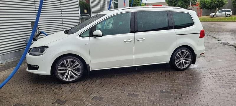 Weiß Gebraucht 2015 VW Sharan Cup Van / Kleinbus | 21.000 € (Etwas zu teuer) - Bild 1/4
