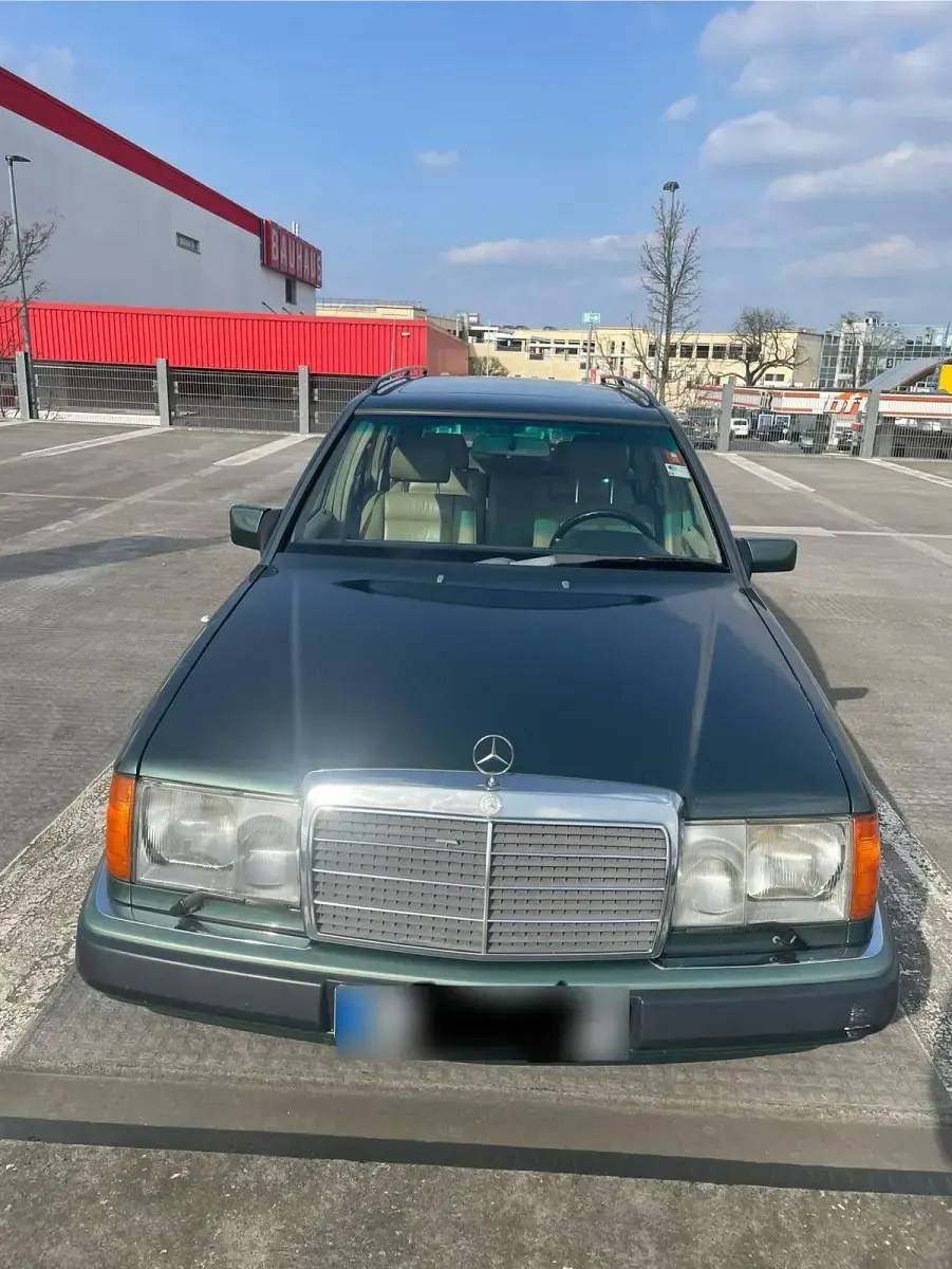 Gebraucht Mercedes E300 180 PS (132 kW) 1991 Grün Kombi