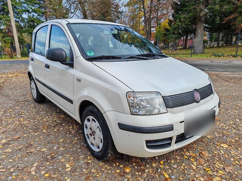 Weiß Gebraucht 2012 Fiat Panda Kleinwagen | 2.400 € (Guter Preis) - Bild 1/4
