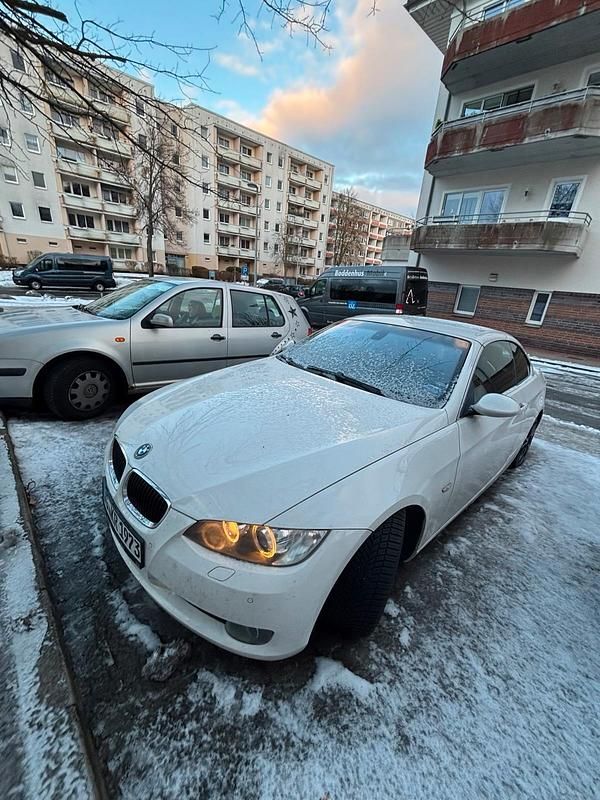 Gebraucht BMW 330 Cabriolet 231 PS (169 kW) 2007 Weiß Cabrio
