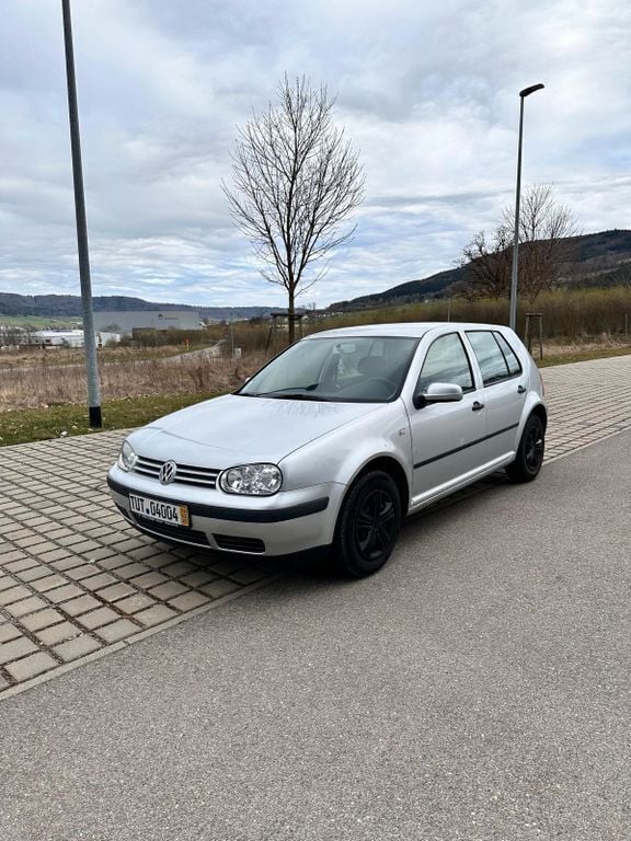 Silber Gebraucht 2002 VW Golf IV Basis Limousine | 1.100 € (Guter Preis) - Bild 1/4