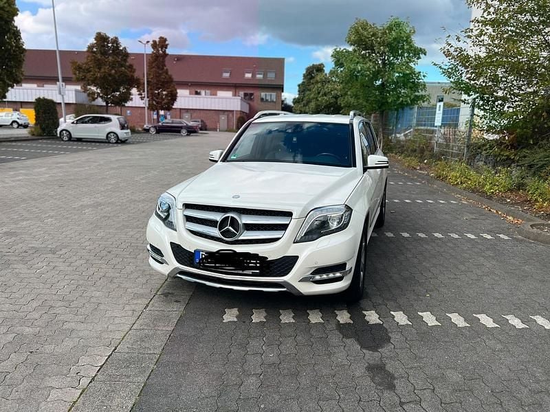 Weiß Gebraucht 2013 Mercedes GLK250 SUV | 13.999 € (Fairer Preis) - Bild 1/4