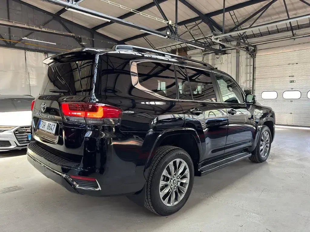 Gebraucht Toyota Land Cruiser 300 PS (220 kW) 2024 Schwarz SUV