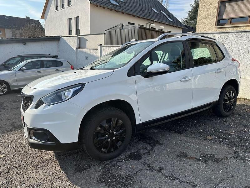 Weiß Gebraucht 2019 Peugeot 2008 Active SUV | 9.999 € (Fairer Preis) - Bild 1/4