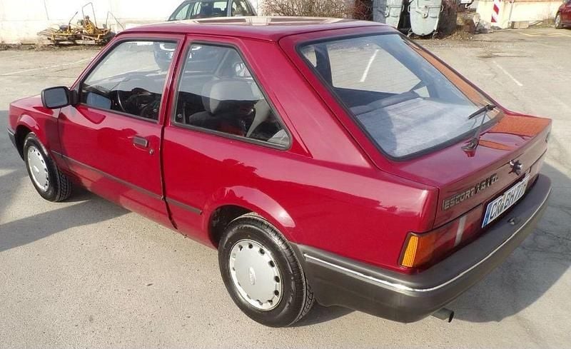 Gebraucht Ford Escort 73 PS (53 kW) 1985 Rot Limousine