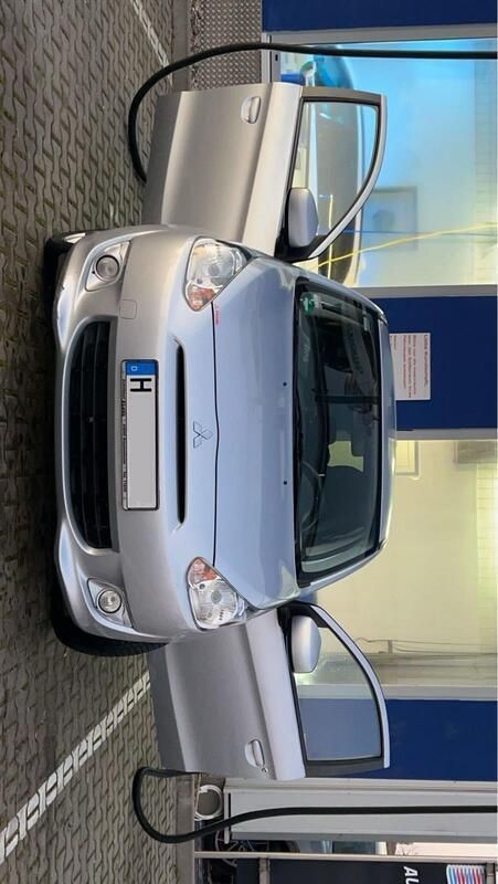 Grau Gebraucht 2014 Mitsubishi Space Star Limousine | 3.800 € (Guter Preis) - Bild 1/4