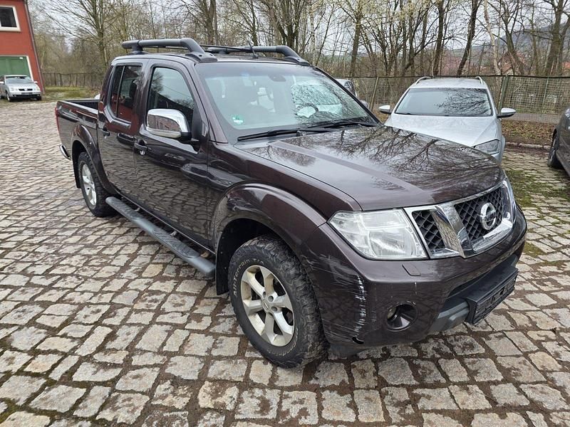 Gebraucht Nissan Navara 190 PS (139 kW) 2012 Braun Pickup