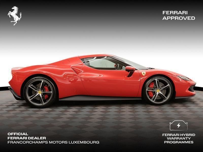 Second-hand Ferrari 296 663 CP (487 kW) 2023 Roșu