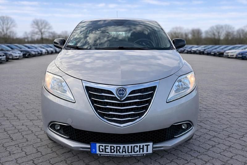 Gebraucht Lancia Ypsilon 86 PS (63 kW) 2011 Gelb Kleinwagen