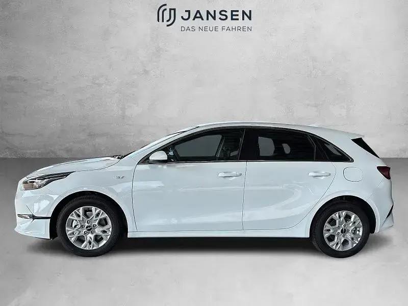 Usado Kia Ceed Vision 101 CV (74 kW) 2024 Blanco Utilitario