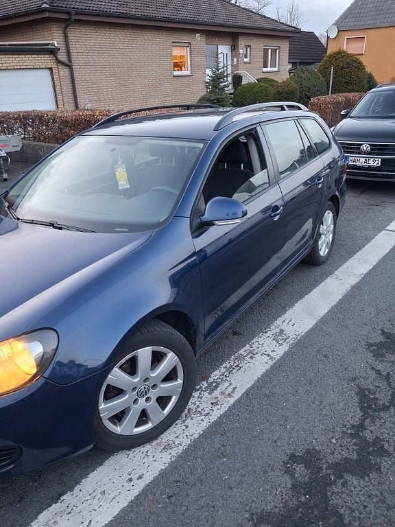 Gebraucht VW Golf VI Comfortline 105 PS (77 kW) 2010 Blau Kleinwagen