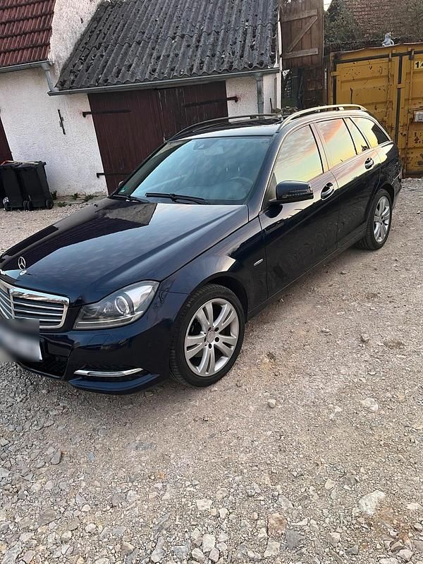 Blau Gebraucht 2011 Mercedes C250 Kombi | 6.300 € (Fairer Preis) - Bild 1/4