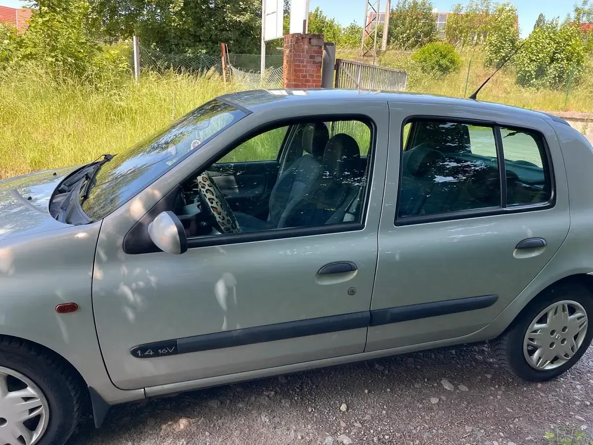 Occasion Renault Clio II 85 ch (62 kW) 2002 Bleue Citadine