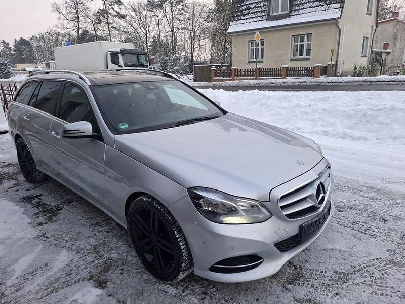 Gebraucht Mercedes E350 Avantgarde 258 PS (189 kW) 2014 Silber Limousine