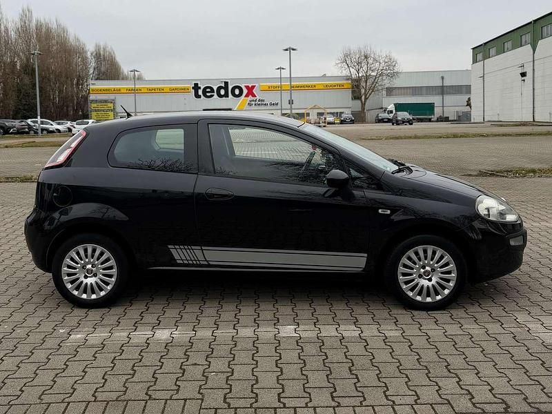 Gebraucht Fiat Punto 69 PS (50 kW) 2011 Schwarz Kleinwagen