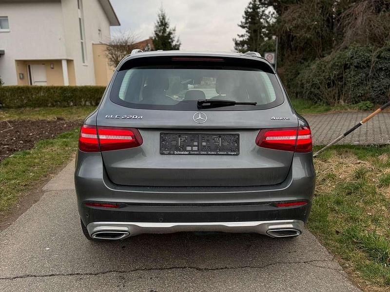 Gebraucht Mercedes GLC220 170 PS (125 kW) 2018 Selenitgrau  metalliclack SUV