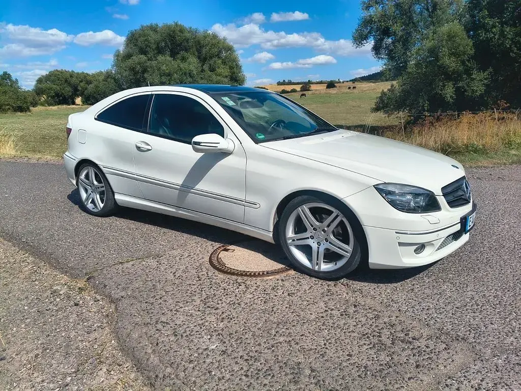 Gebraucht Mercedes CLC180 143 PS (105 kW) 2009 Weiß Coupé