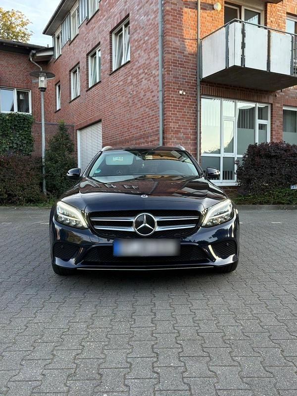 Blau Gebraucht 2020 Mercedes C220 Kombi | 22.000 € (Guter Preis) - Bild 1/4