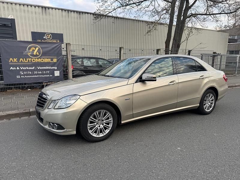 Gebraucht Mercedes E350 Elegance 292 PS (214 kW) 2010 Gold Limousine