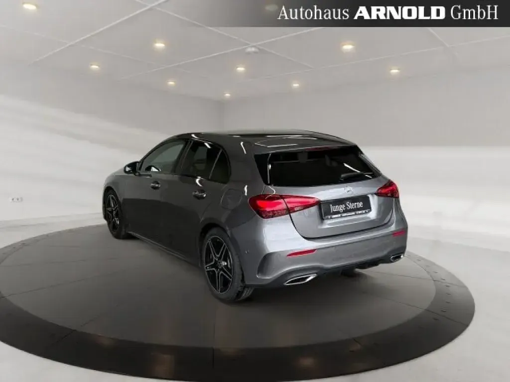 Gebraucht Mercedes A250 AMG line 224 PS (164 kW) 2024 Grau (mountaingrau) Limousine