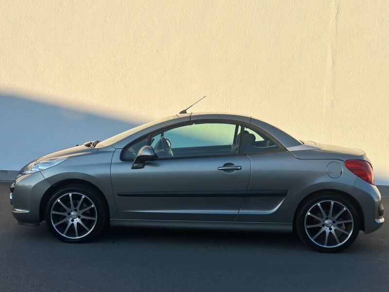 Gebraucht Peugeot 207 CC Filou 120 PS (88 kW) 2009 Grau Cabrio