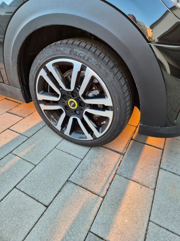 Gebraucht Mini Cooper SE Classic 135 kW (184 PS) 2023 Schwarz Kleinwagen