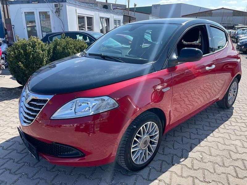 Gebraucht Lancia Ypsilon 69 PS (50 kW) 2013 Rot Kleinwagen