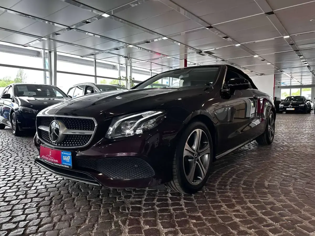 Gebraucht Mercedes E220 194 PS (142 kW) 2018 Rubellitrot  metalliclack Cabrio