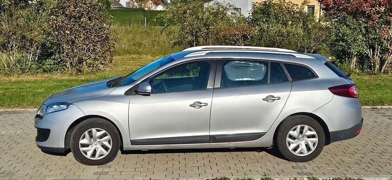 Gebraucht Renault Mégane III 110 PS (80 kW) 2013 Silber Limousine