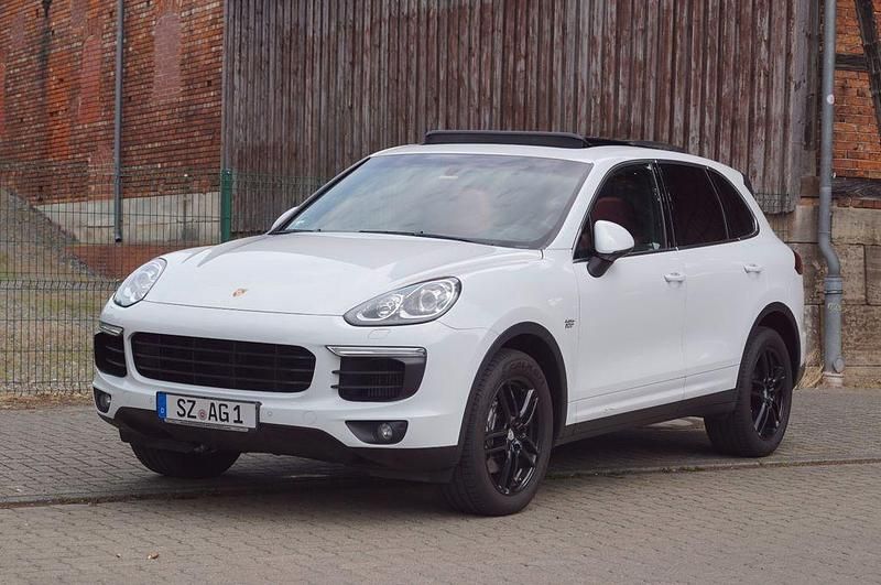 Weiß Gebraucht 2015 Porsche Cayenne SUV | 26.950 € (Fairer Preis) - Bild 1/4
