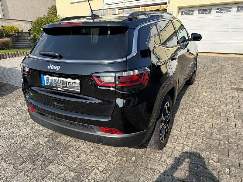Gebraucht Jeep Compass Altitude 129 PS (94 kW) 2024 Schwarz SUV