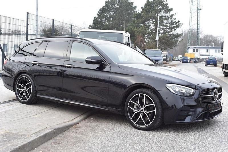 Gebraucht Mercedes E400 330 PS (242 kW) 2022 Schwarz Limousine