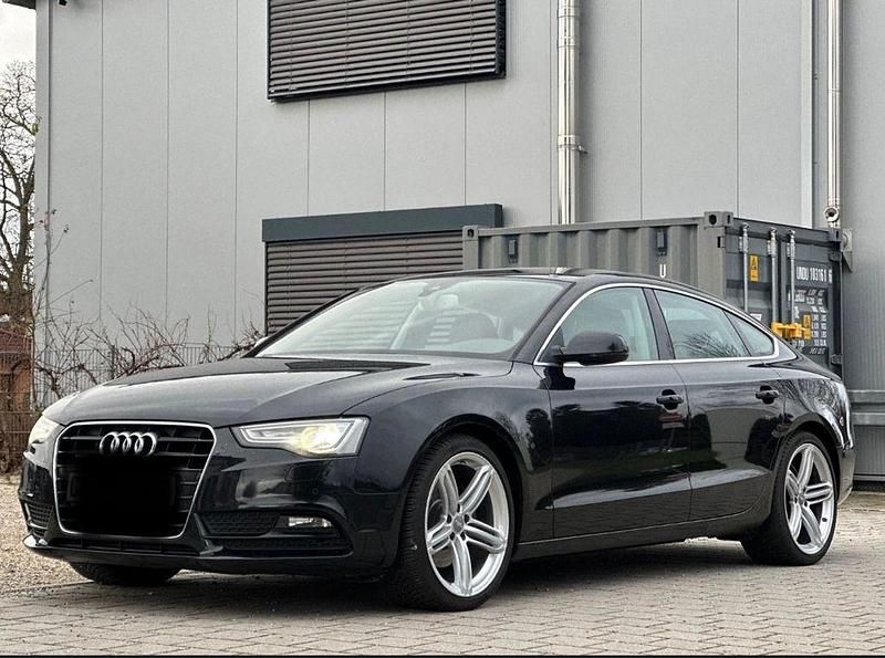 Schwarz Gebraucht 2011 Audi A5 Sportback Comfort Kleinwagen | 10.500 € (Fairer Preis) - Bild 1/4