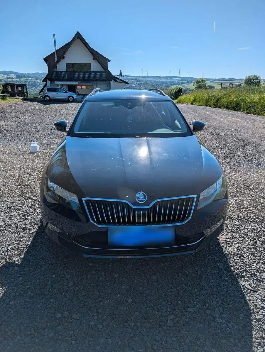 Gebraucht Skoda Superb 150 PS (110 kW) 2016 Blau Kombi