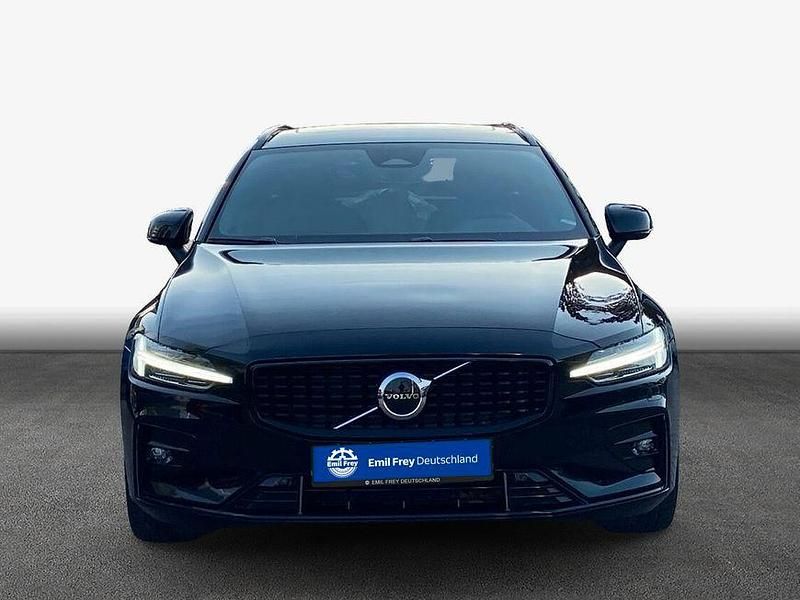 Gebraucht Volvo V60 Plus 197 PS (144 kW) 2023 Onyx schwarzmetallic Kombi