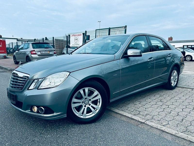 Gebraucht Mercedes E250 204 PS (150 kW) 2011 Silber Limousine