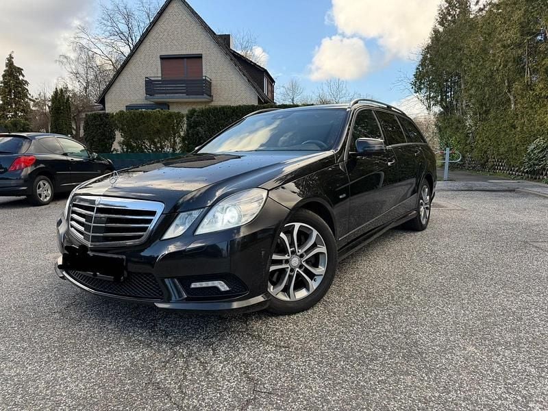 Gebraucht Mercedes E220 AMG 170 PS (125 kW) 2011 Schwarz Kombi