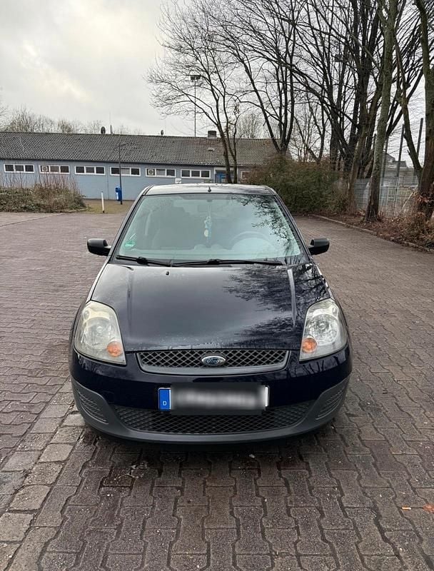 Gebraucht Ford Fiesta 60 PS (44 kW) 2006 Blau Kleinwagen