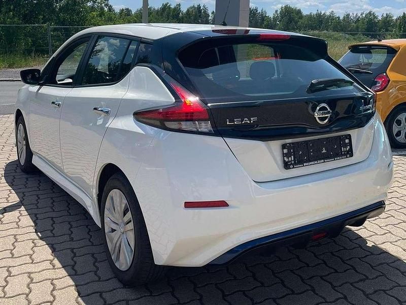 Gebraucht Nissan Leaf 110 kW (150 PS) 2021 Artcic solid white Kleinwagen