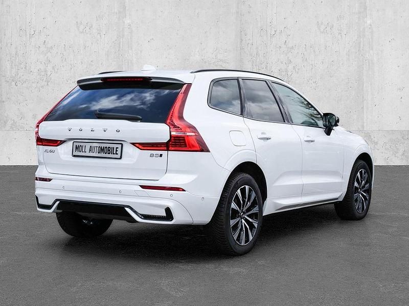 Gebraucht Volvo XC60 Plus 250 PS (183 kW) 2023 Weiss SUV