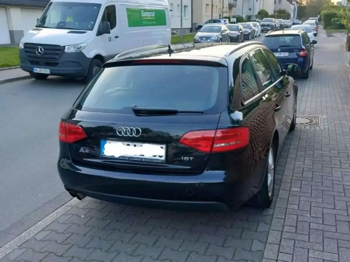 Gebraucht Audi A4 Attraction 160 PS (117 kW) 2009 Schwarz Kombi